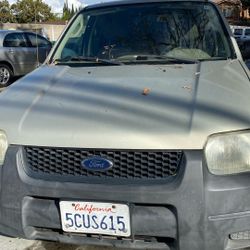 Ford Escape  Para Algún Mecánico Que Quiera Arreglarla 