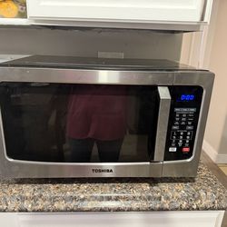 Microwave/ oven