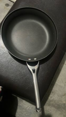 Calphalon pan..  have small scratches $10