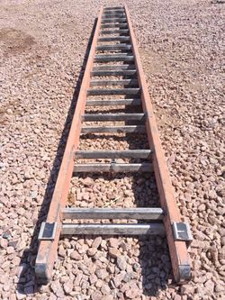 28 ft fiber glass Extension Ladder