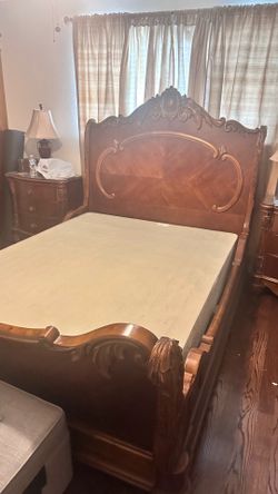 Pulaski Edwardian Queen bed