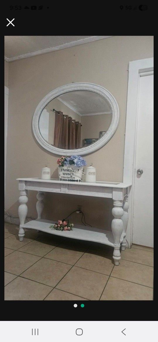Entry Way Table And Mirror Set Farmhouse Size 50:wide / 29:H / 19:D $150 Obo.