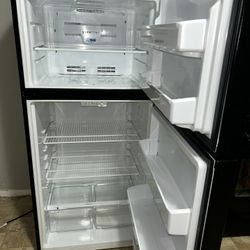 Frigidaire 18 Cu. Ft. EvenTemp Refrigerator – Black – Like New Price: $480