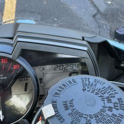 2021 Kawasaki Ninja (Low Miles) READ DESCRIPTION