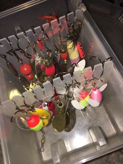 Assortment of fishing hooks/lures