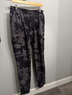 Vanquish Utility Black Camo Tapered Cargo Pants