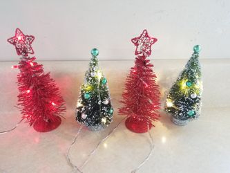 Christmas ornaments light up tree