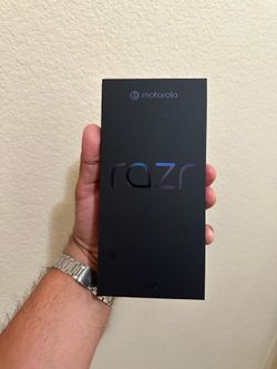 Motorola rarz flip phone