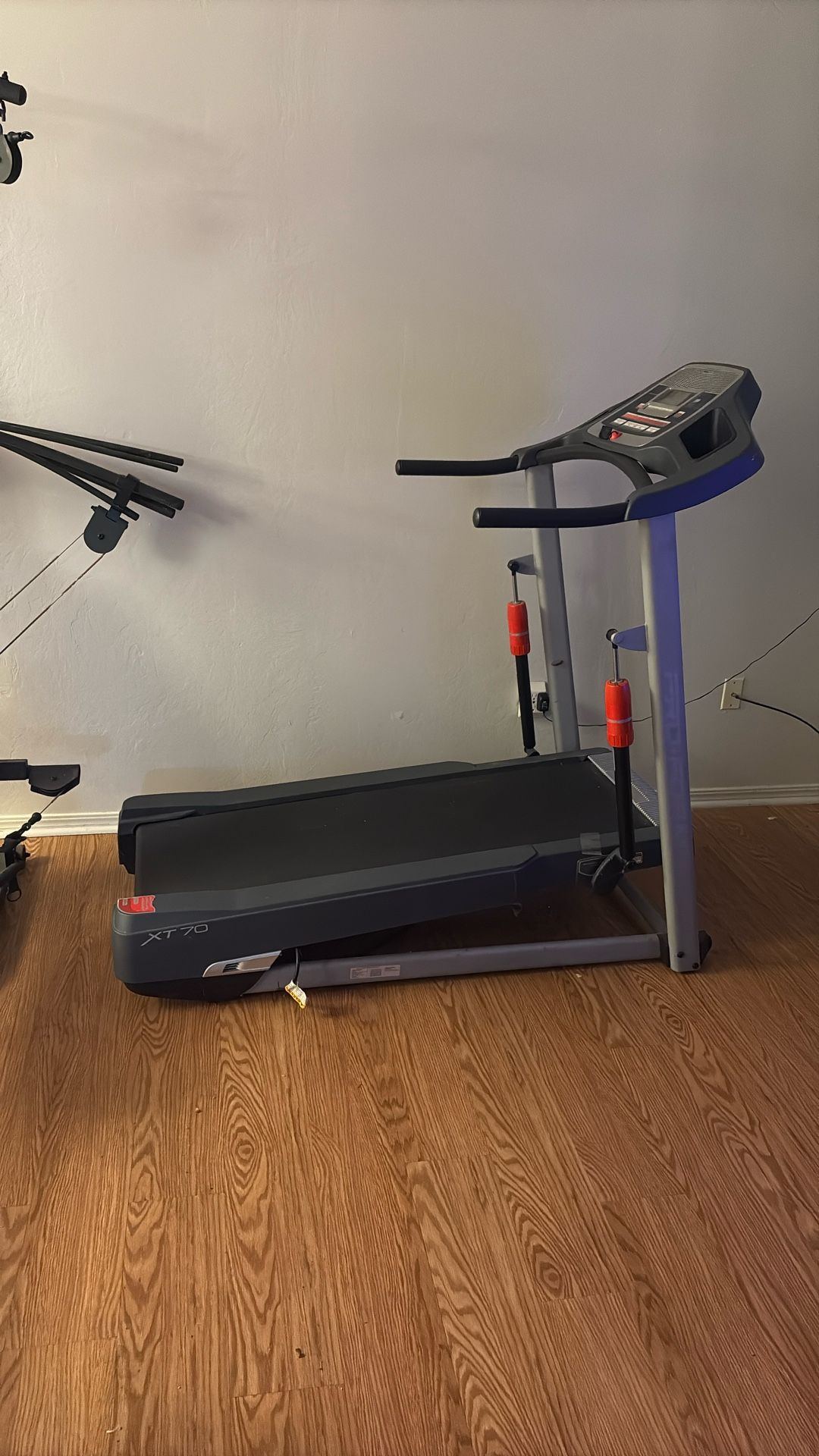 Preform XT 70 Treadmill