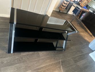 TV stand (fits a 65 in)