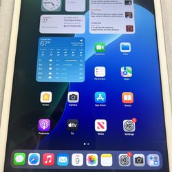iPad 7th Generation 32GB Good Condition 