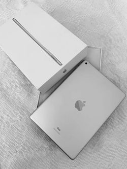 Apple iPad 9th Generation Wifi + Cell 64 GB 