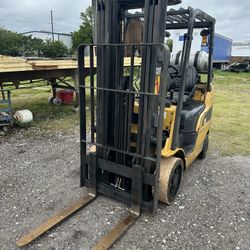 2012 Forklift Cat 