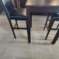 Dinning Table And 2 Chairs