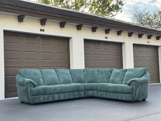 Couch/Sofa Sectional - Natuzzi - Delivery Available 🚛