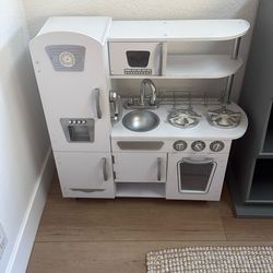 Kids Play Kitchen