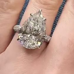 8.0 Carat Pear Cut Simulated Diamond Engagement Ring In Sterling Silver