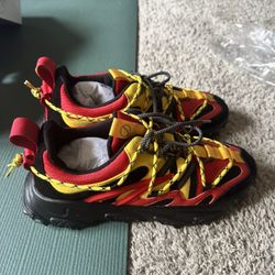 🔥 Striking Designer Trail Sneakers – Size 13 🔥