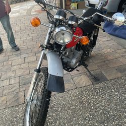 Honda Motorcycle Xl125 124cc 4-stroke, single-cylinder, air-cooled