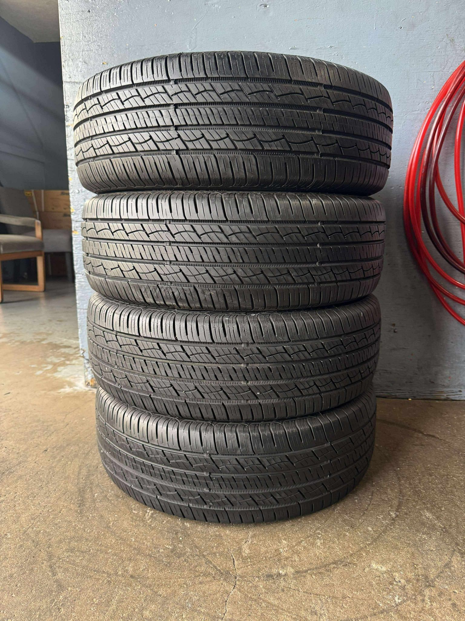 215/65/16. Continental