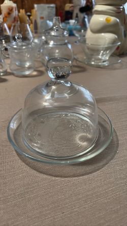 Vintage glass cake plate and cover