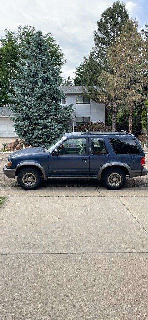 1999 Ford Explorer
