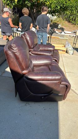 2 RECLINERS