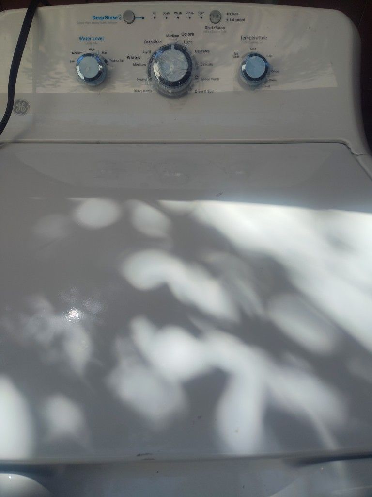 G.E Hot/Cold  Full Top Load Washer