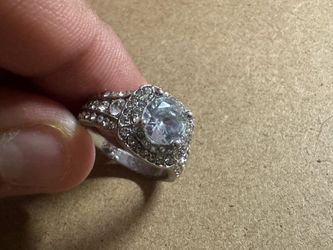 Vintage Sterling Silver 8mm Sparkling Gemstones Ring Size 9.75 - 5.7 Grams