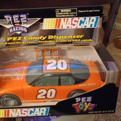 PEZ -- NASCAR -- TONY STEWERT