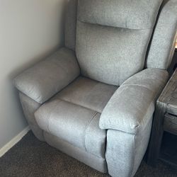 Power recliner With Stand Up Assist
