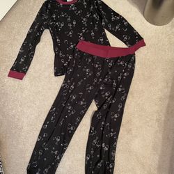 Serra wine glass women’s pajamas.  SIZE LARGE. EUC