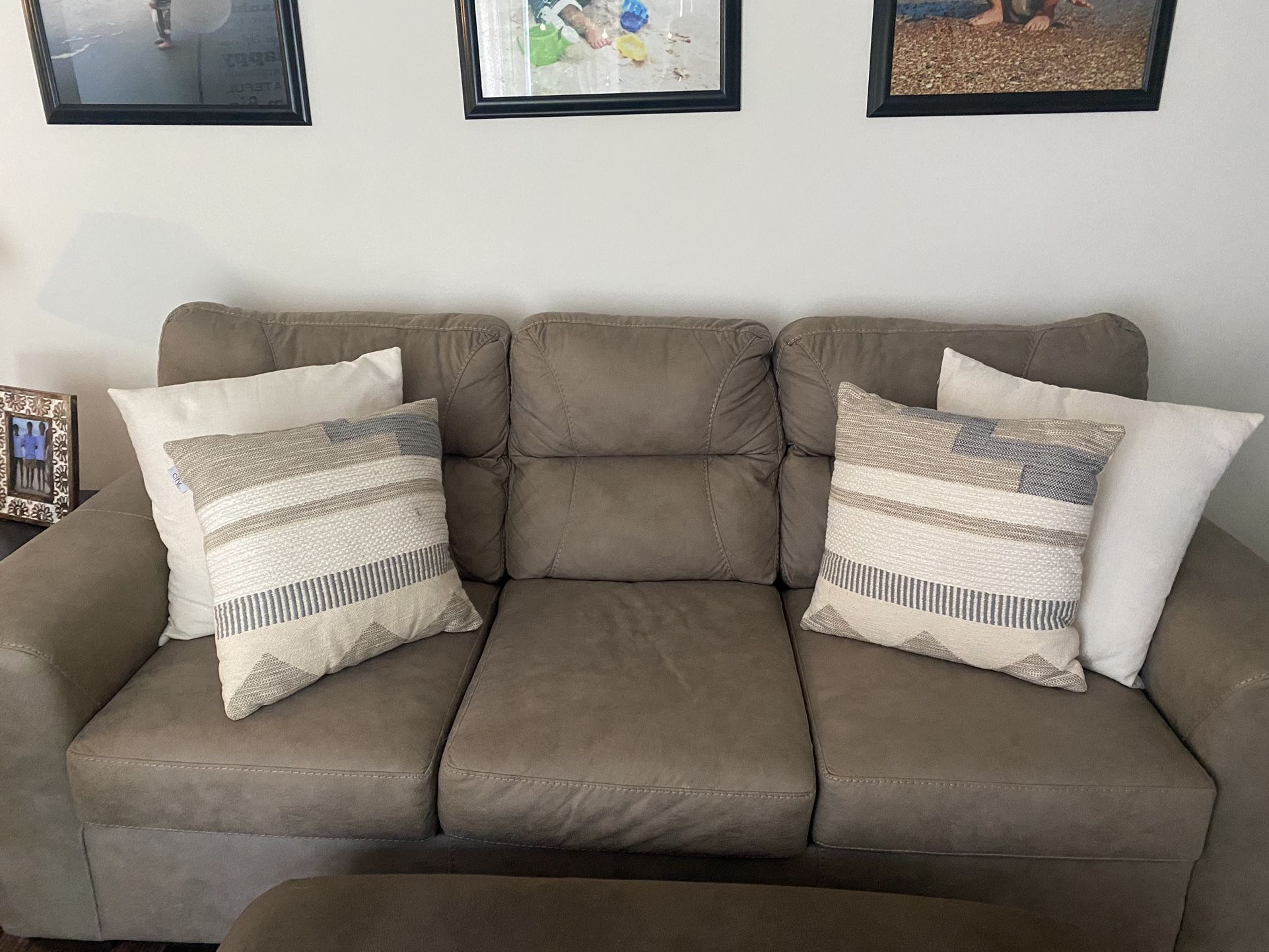 Couch/loveseat