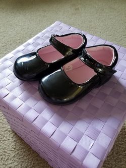 Size 5 black dress shoes