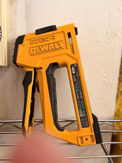 DEWALT Heavy-Duty Staple Gun