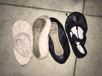 Cape up and Bloch toddler ballet shoes 8-9