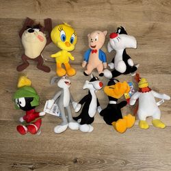 Set of 9 Looney Tunes Plush Dolls 7”