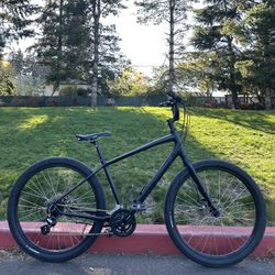 Specialized Roll Comfort / Hybrid Bike – Medium Frame - 27.5” wheels - Aluminium Bicycle Disc Brakes