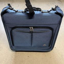 Atlantic Wardrobe Garment 2 Wheel Suitcase w/ Minor Flaw