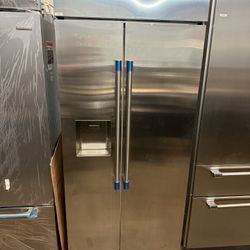 New Monogram - 20.4 Cu. Ft. Side-by-Side Built-In Refrigerator 