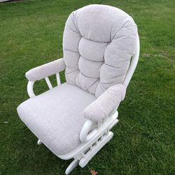 Slide Rocker In Excellent Condition