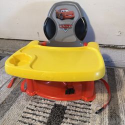 DISNEY CAR BOOSTER SEAT