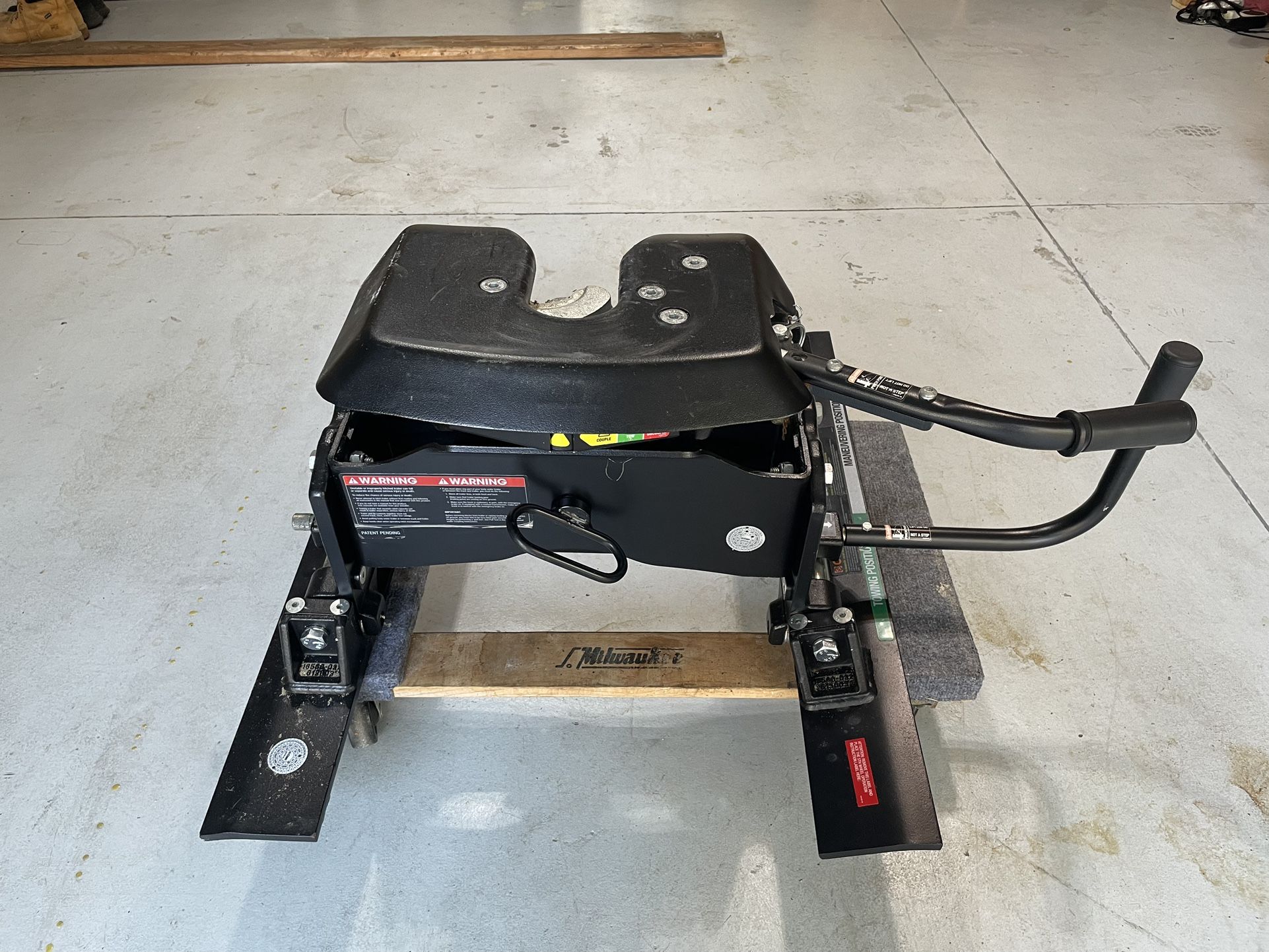 CURT 16685, A16 5th Wheel Slider Hitch for Sale in Deland, FL OfferUp