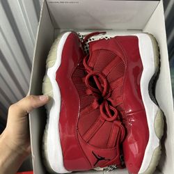 Retro Jordan’s 11 