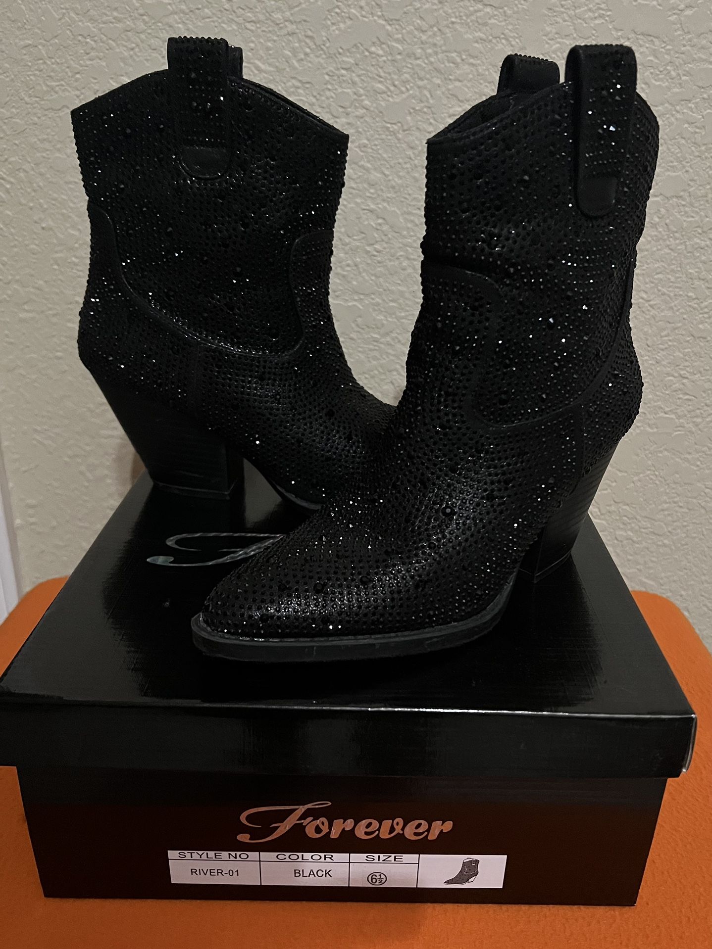 Women Short Black Boots