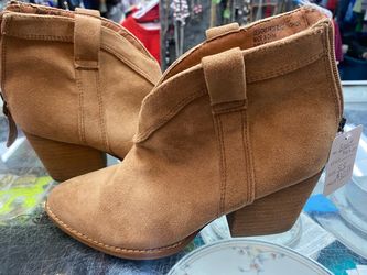 Beast fashion suede western ankle boots size 5.5