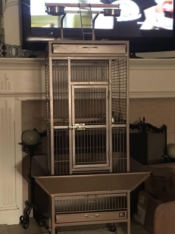 Prevue Hendrix “Kenwood Park” Wrought Iron Bird Cage