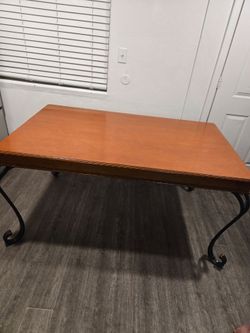 Mesa con 4 sillas