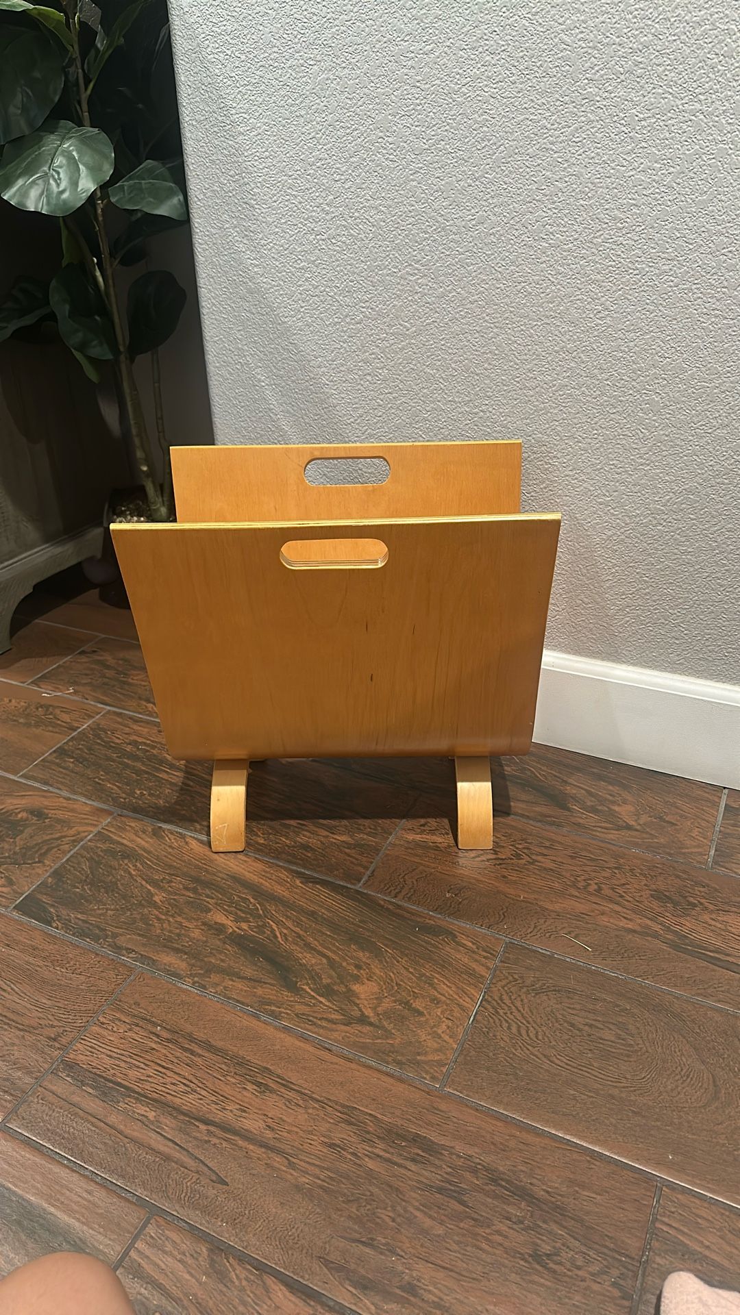 MCM Magazine Holder 