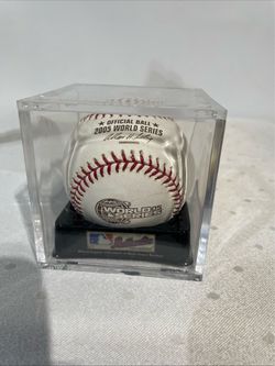 Rawlings Official 2005 World Series MLB Baseball w Acrylic Display Case